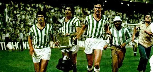 Camiseta de futbol retro